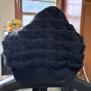Gajraj drape hat, black wool blend, warm and fun, great condition
